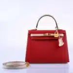 Hermès HSS 2019 Kelly 25 Sellier Rouge Casaque and Craie Epsom Brushed Gold Hardware