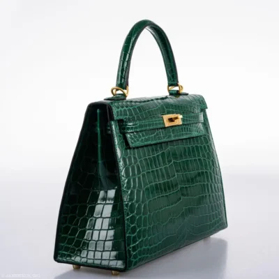 Hermès HSS Kelly 25 Sellier Emerald and Cassis Shiny Niloticus Crocodile Brushed Gold Hardware