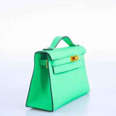 Hermès Kelly Pochette Vert Comics Swift Gold Hardware