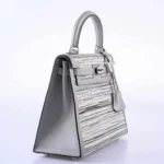 Hermès Rare Collectible 2001 Kelly 25 Sellier Gris Perle Box Calf & Vibrato Palladium Hardware