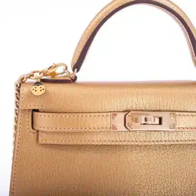 Hermès Rare Collectible Mini Kelly 20 Sellier Olympic Gold Metallic Doré Chevre Chamkilight Gold Hardware